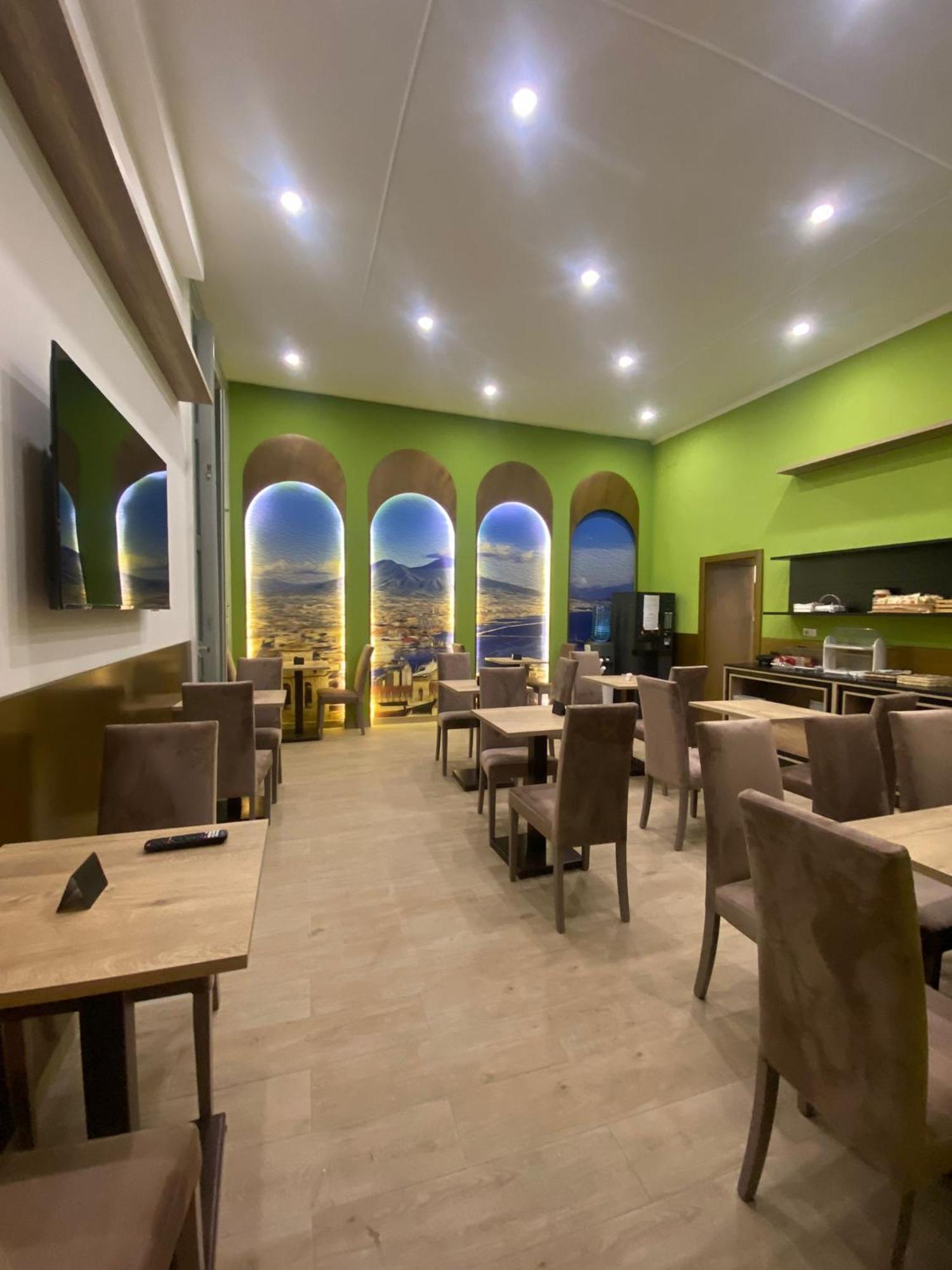 Relais Piazza Del Plebiscito B&B Napoli Bagian luar foto
