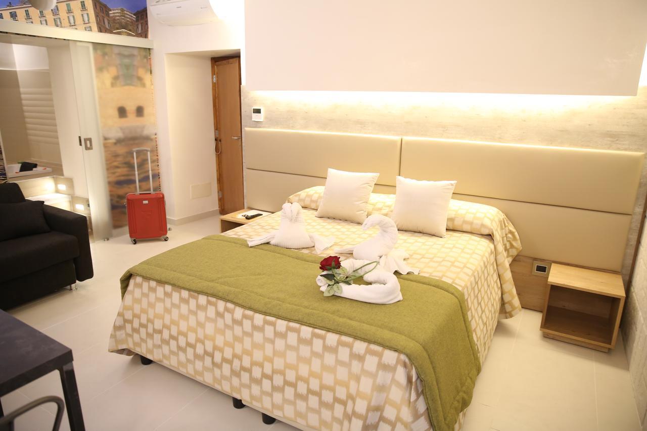 Relais Piazza Del Plebiscito B&B Napoli Bagian luar foto