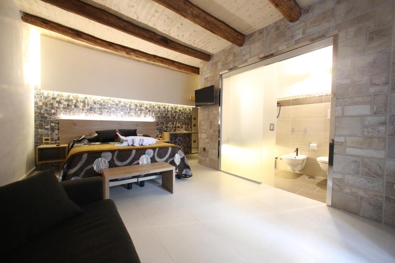 Relais Piazza Del Plebiscito B&B Napoli Bagian luar foto